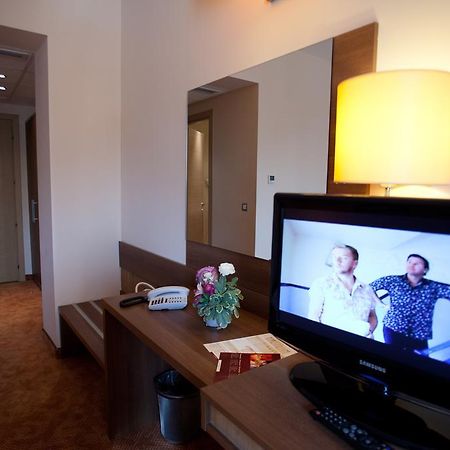 Top Rooms Aparthotel Бухарест Экстерьер фото