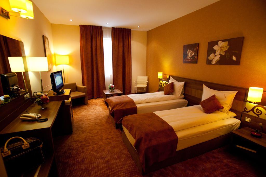 Top Rooms Aparthotel Бухарест Экстерьер фото